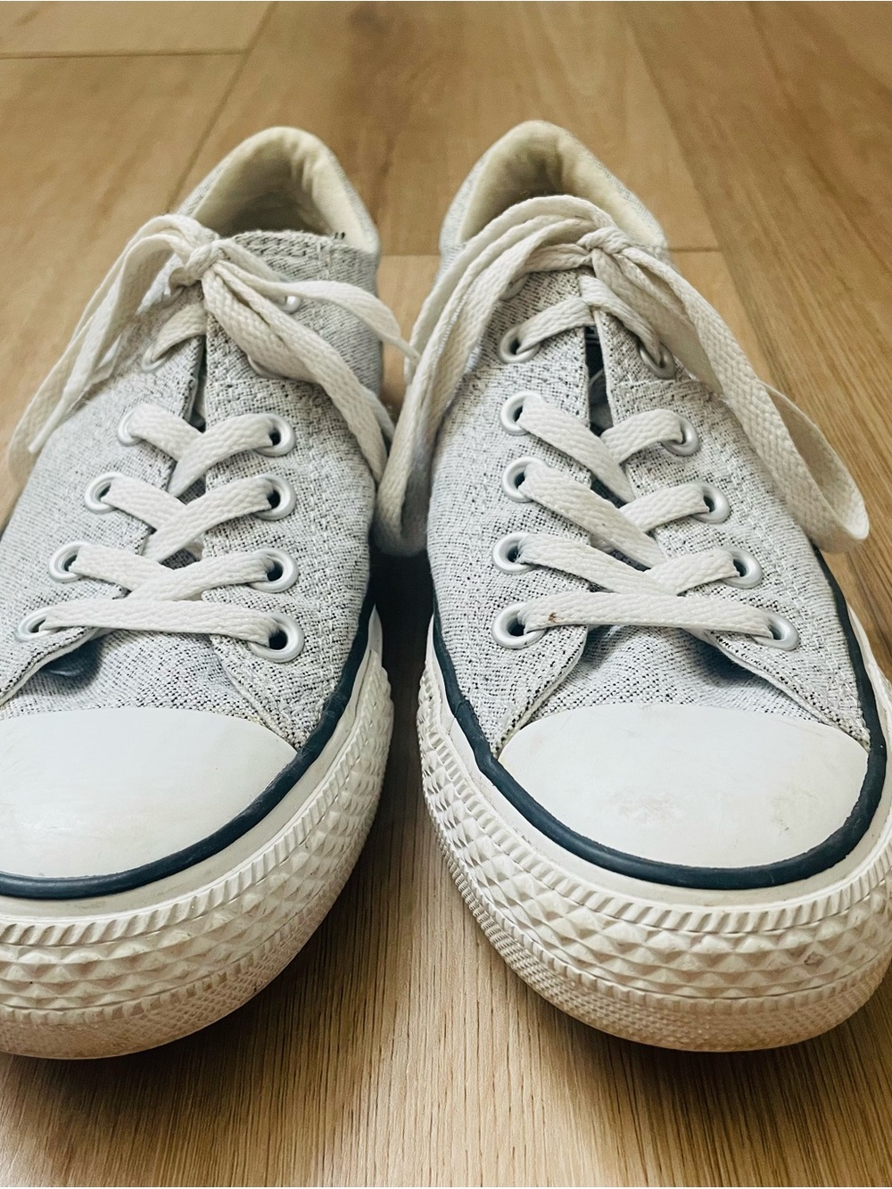 Converse Low Top Sneakers in Light Gray and White, Women 8